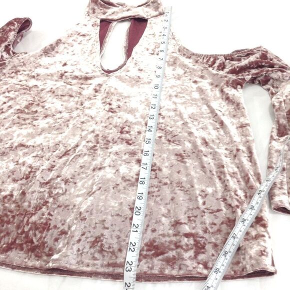 America Eagles Outfitter Velvet Cold Shoulder Top Size Medium - Picture 5 of 7